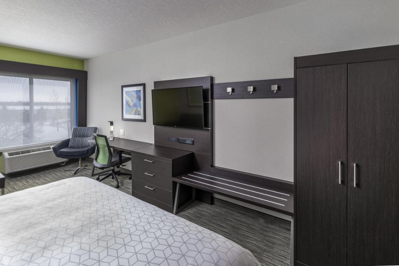 Holiday Inn Express & Suites Kelowna - East By Ihg Экстерьер фото